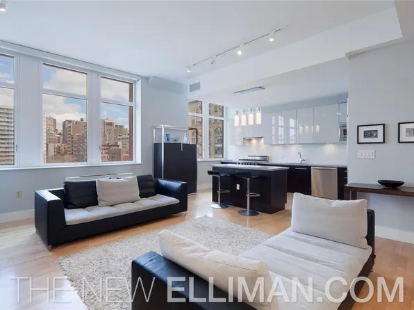 25 West Houston Street image 1 of 6