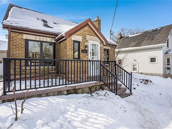 3rd image of 13 Devitt Ave N