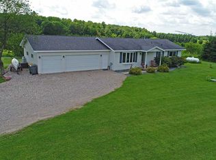 E1667 Johnson Rd, Iola, WI 54945