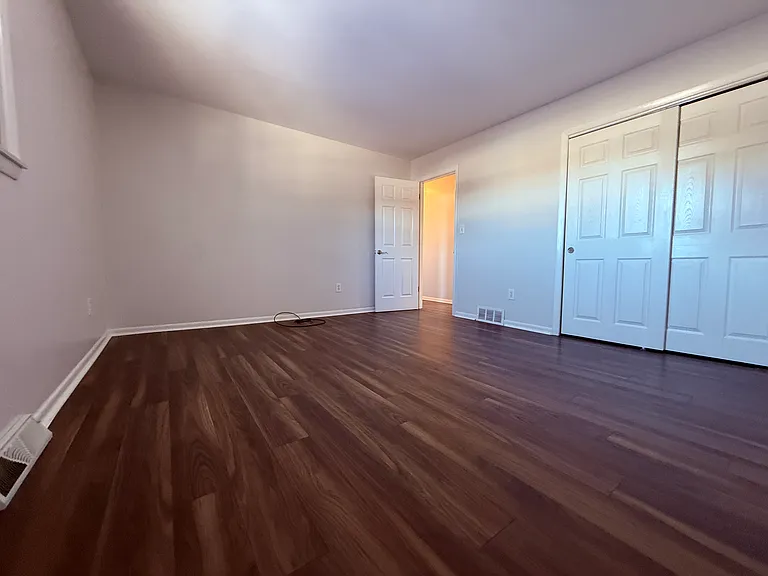 Large primary bedroom