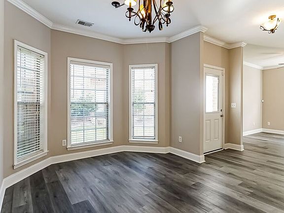 4th image of 436 Highland Cove Dr