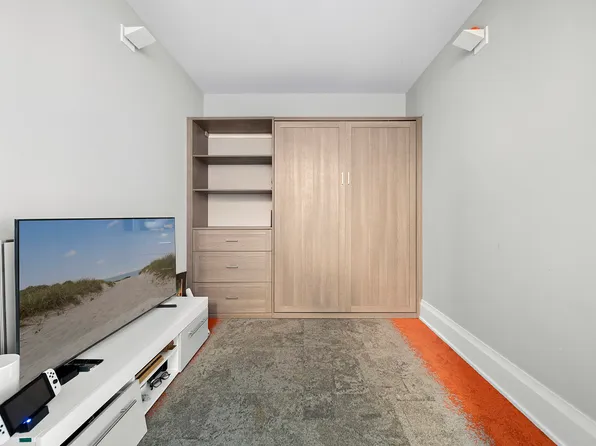 50 Riverside Boulevard image 9 of 19