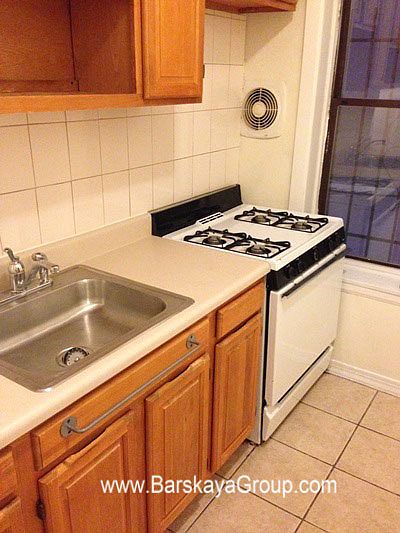 1st image of 2128 31st Ave APT 1R