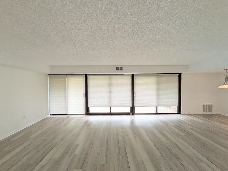 34 Hermitage Dr #34 — Photo 6