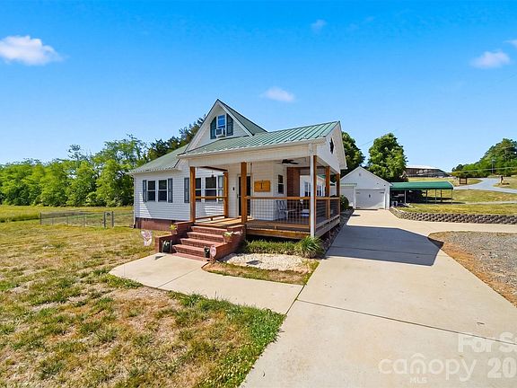 2nd image of 4039 Hartland Rd