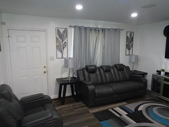 5th image of 4560 Stonehedge Rd