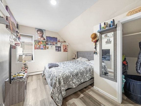 5th image of 146 Sherman Ave APT 3