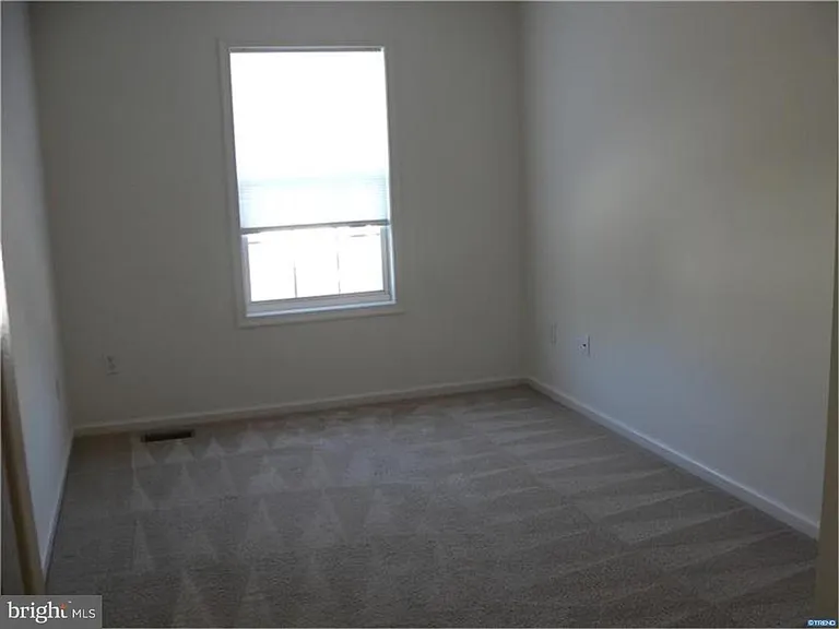 523 Red Bud Ct — Photo 7
