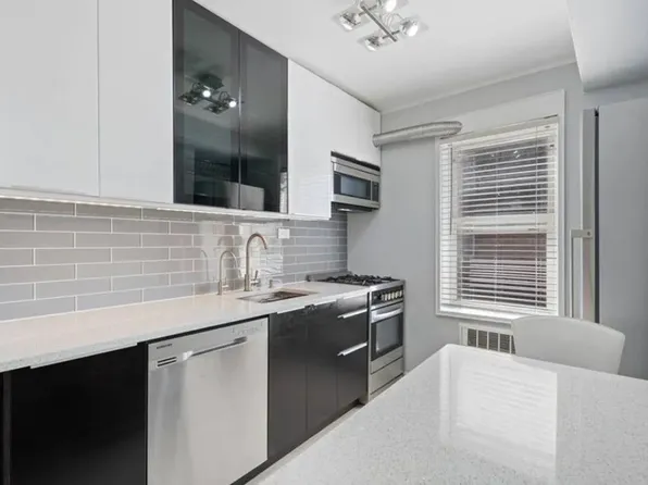 393 Avenue S image 1 of 10