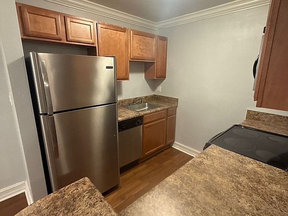 5th image of 119 Cadiz St Unit 109