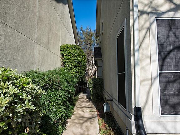 2nd image of 619 Park Place Dr