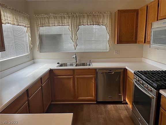 3rd image of 3951 James Paul Ave