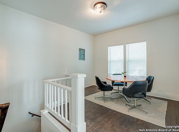 3rd image of 530 Pruitt Ave