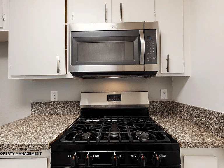 7950 Howe St. — Photo 23
