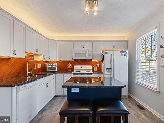 2nd image of 101 Bonair St