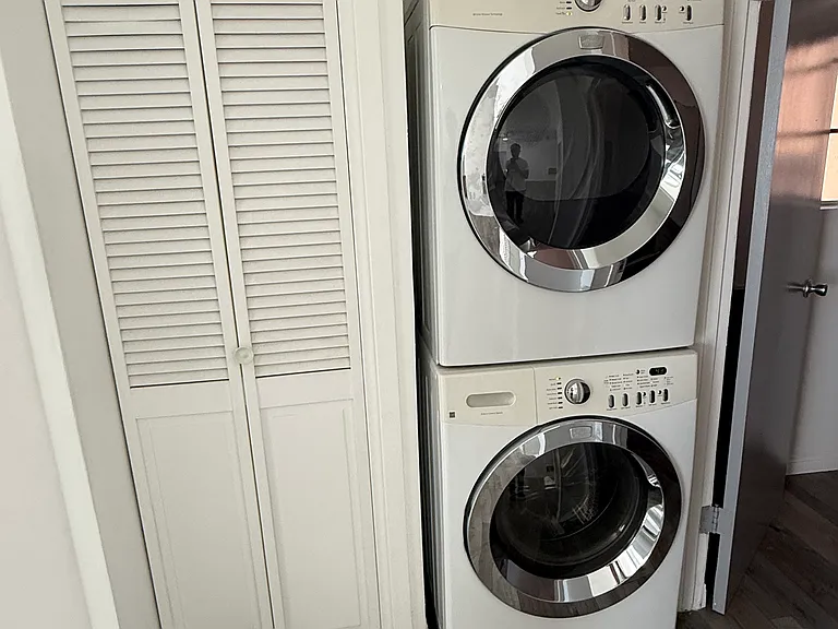 27 E Howard St #4 — Photo 5