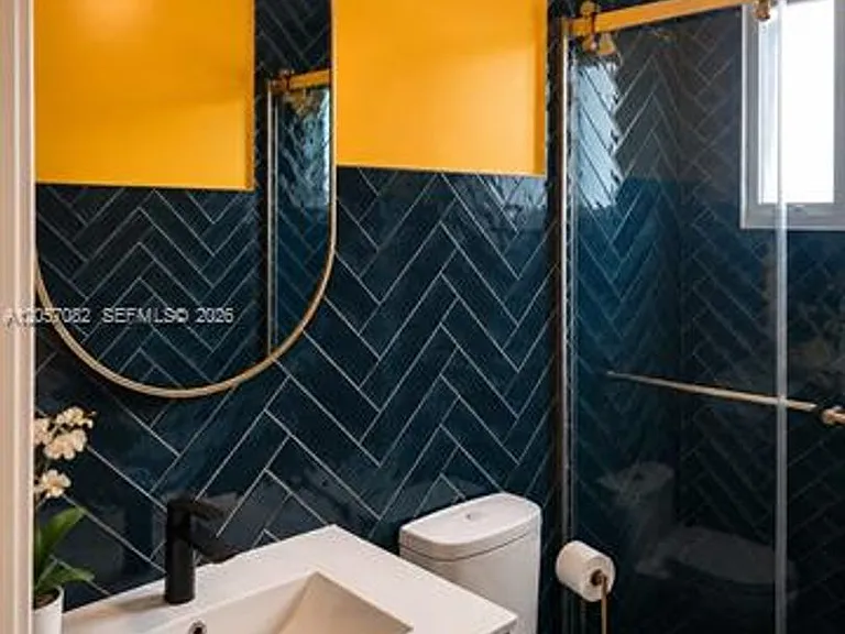 1720 SW 11th Ter #1720 — Photo 8