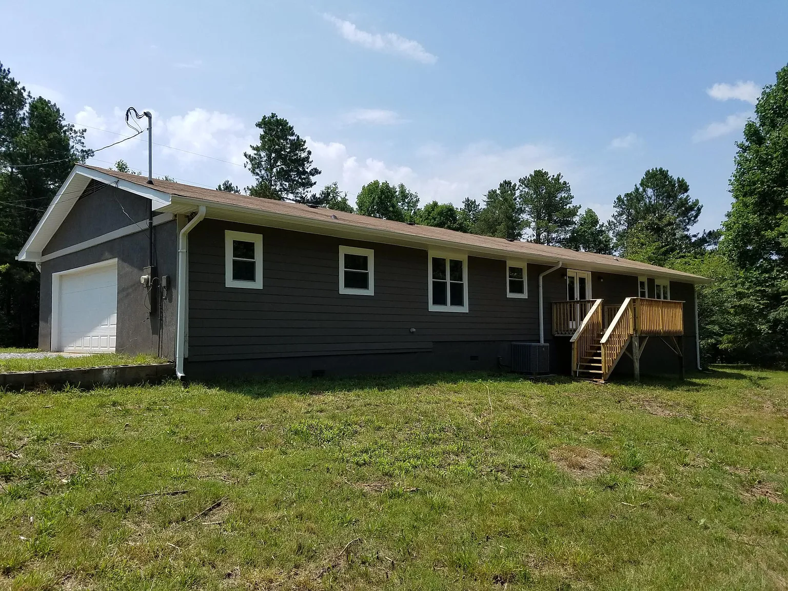 3 bed, 2.5 bath, 1799 sqft, $1,850 — Photo 2