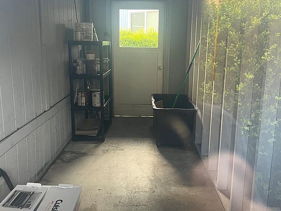 3rd image of 33 chestnut Court