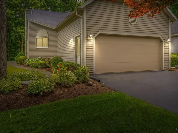 4013 Brixham Ct, Baldwinsville, NY 13027