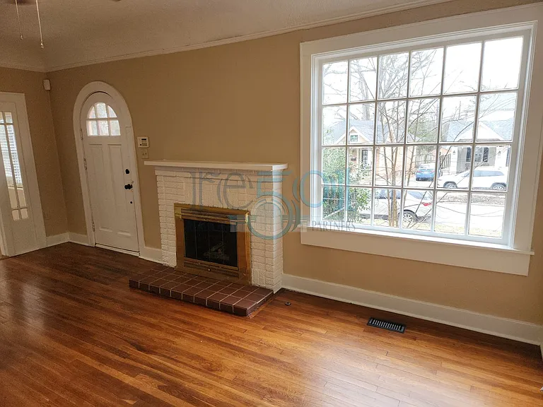 119 N Monroe St — Photo 2