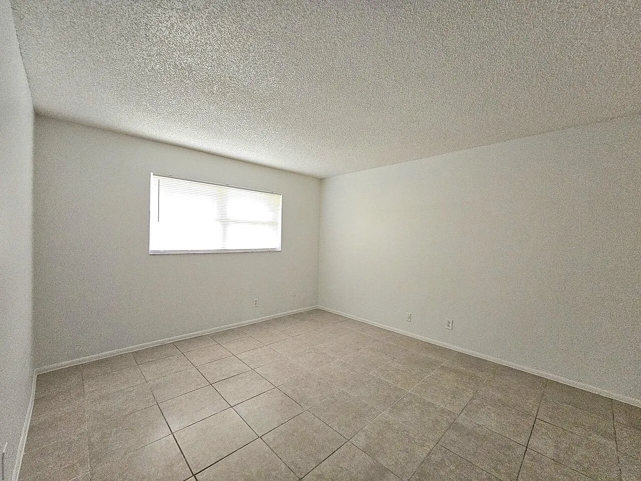 2 bed, 2.0 bath, 949 sqft, $1,775 — Photo 4