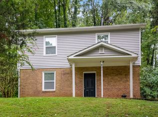 421 Whispering Pines Dr, Charlotte, NC 28217