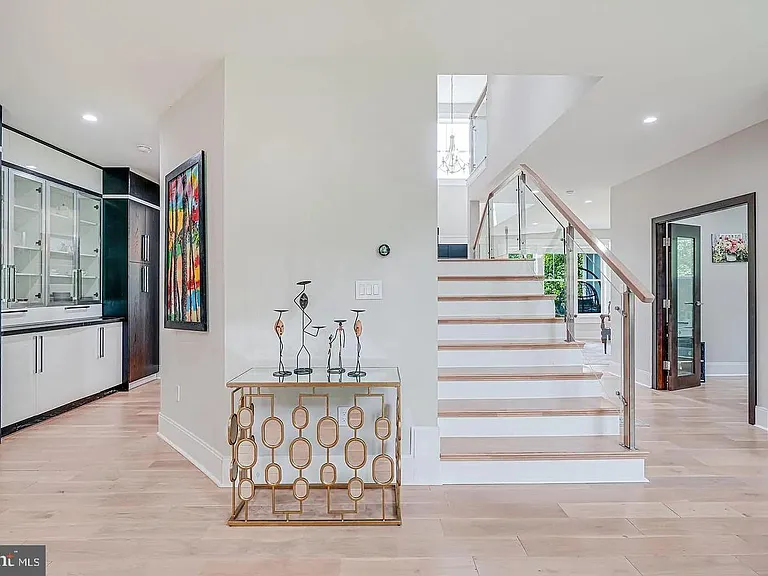 9908 Blake Ln — Photo 13