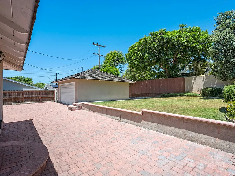 3409 Palos Verdes Dr N — Photo 20