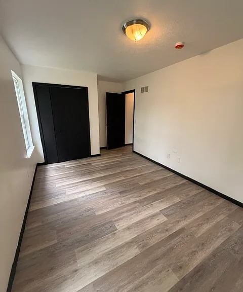 670 Roscoe Ave — Photo 10