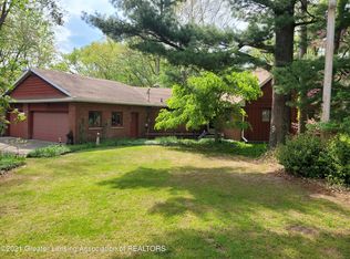 262 S Waverly Rd, Eaton Rapids, MI 48827