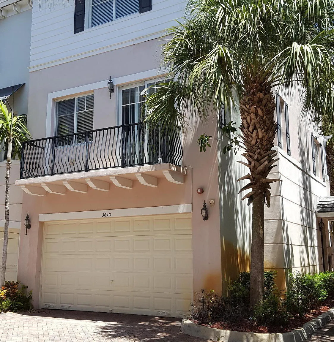 3 bed, 3.5 bath, 1957 sqft, $4,100 — Photo 2