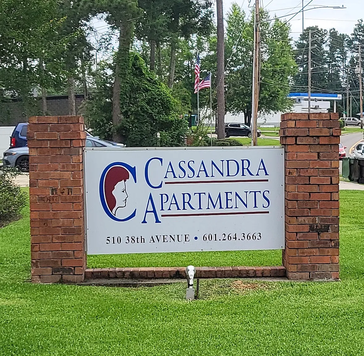 Cassandra Apartments — Photo 1