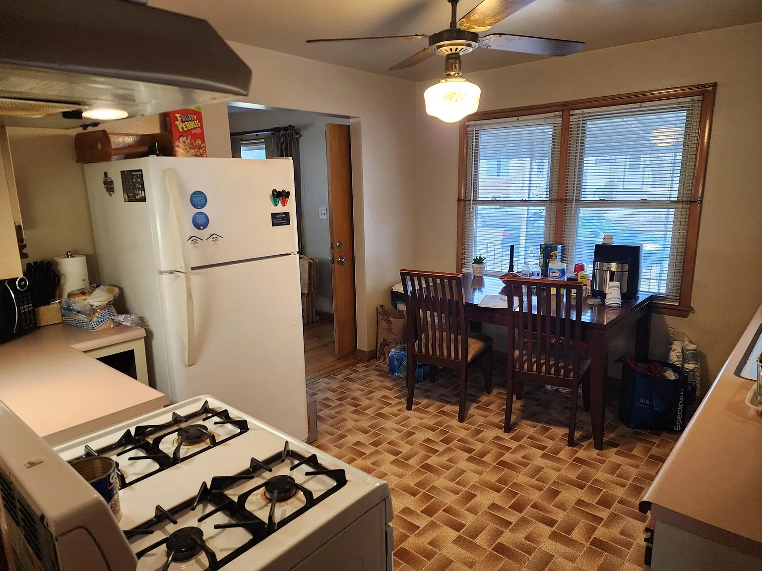 3 bed, 848 sqft, $1,800 — Photo 4