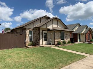 2122 S Robinson Ave, Moore, OK 73170