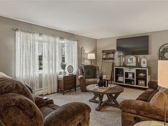 4th image of 47 Groff Rd