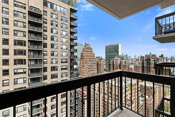 Rented by Douglas Elliman | media 19