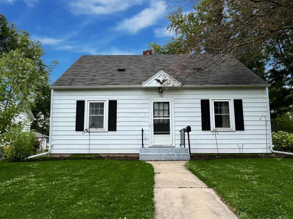 706 South APPLE AVENUE, Marshfield, WI 54449