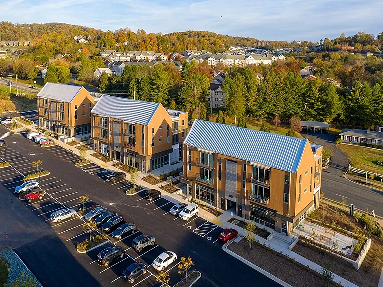 Riverside Village Apartments — Photo 17