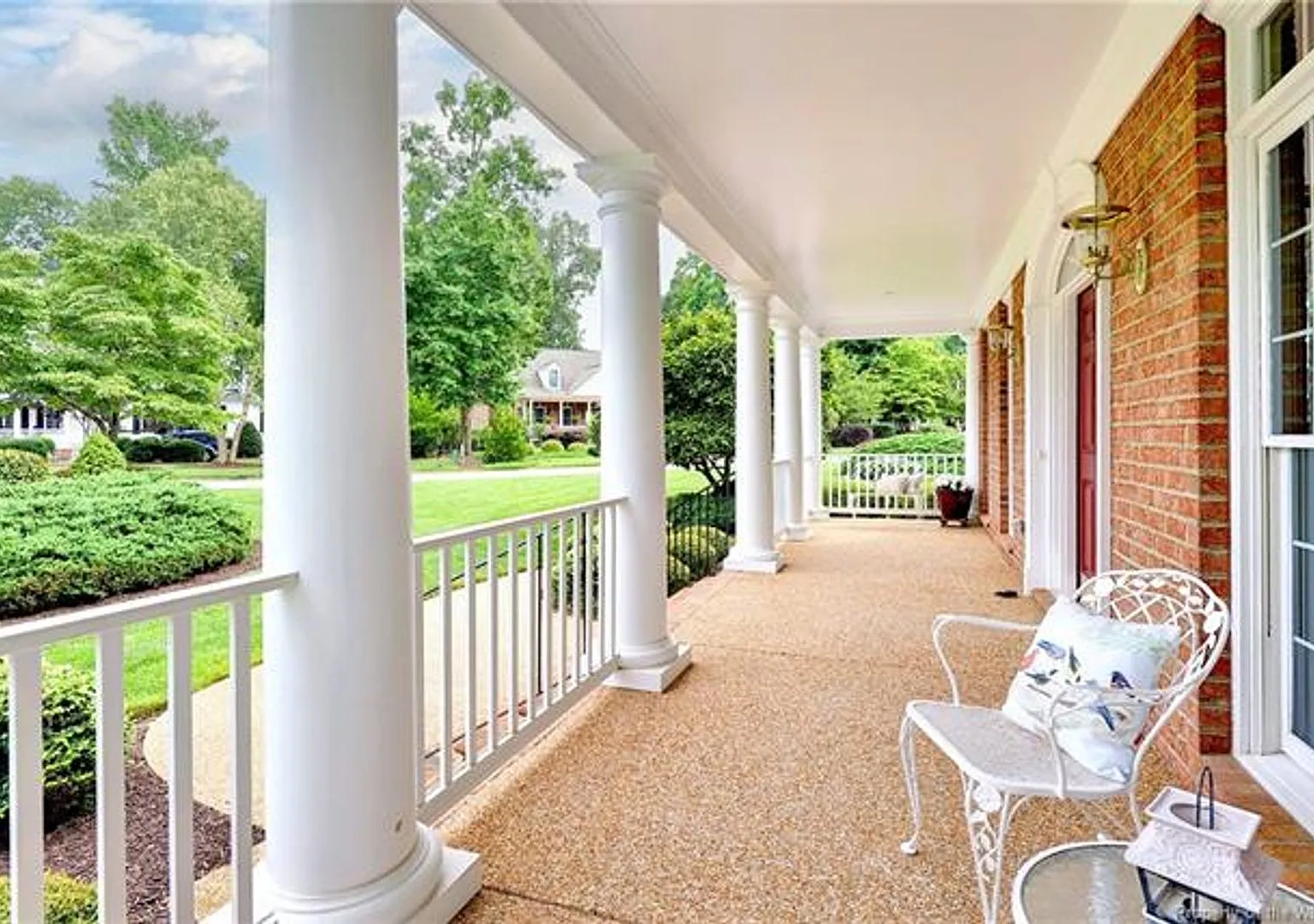 5 Bedroom home in Fords Colony — Photo 2
