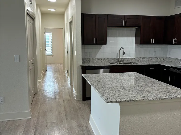 The Stanton — Photo 22
