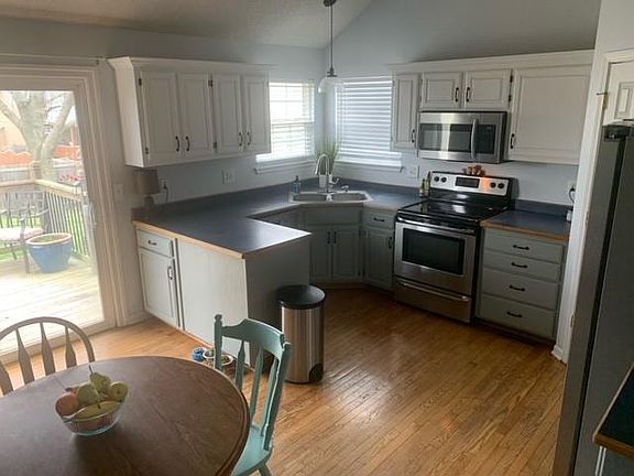 4th image of 851 Country Hill Dr