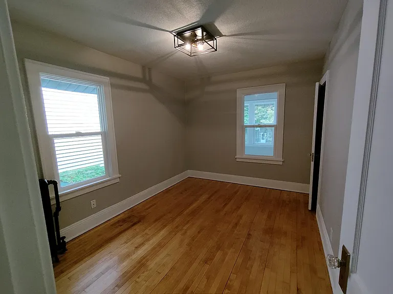1594 Thomas Ave #2 — Photo 8