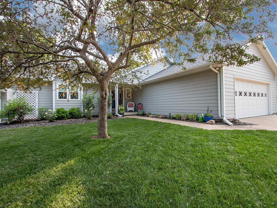 1st image of 2432 Pueblo Dr
