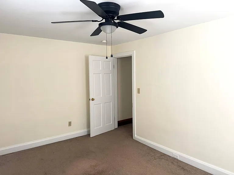 225 E Pennsylvania Ave — Photo 17