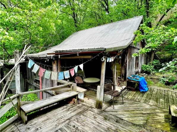 50 Dickey St, Eureka Springs, AR 72632