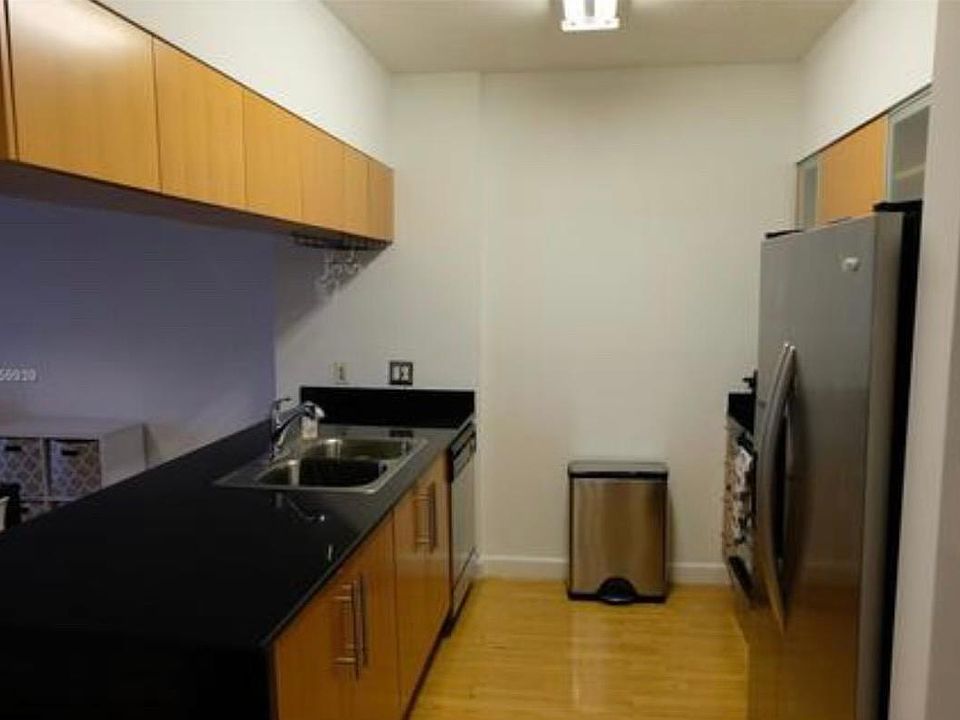 1st image of 1750 N Bayshore Dr APT 1512