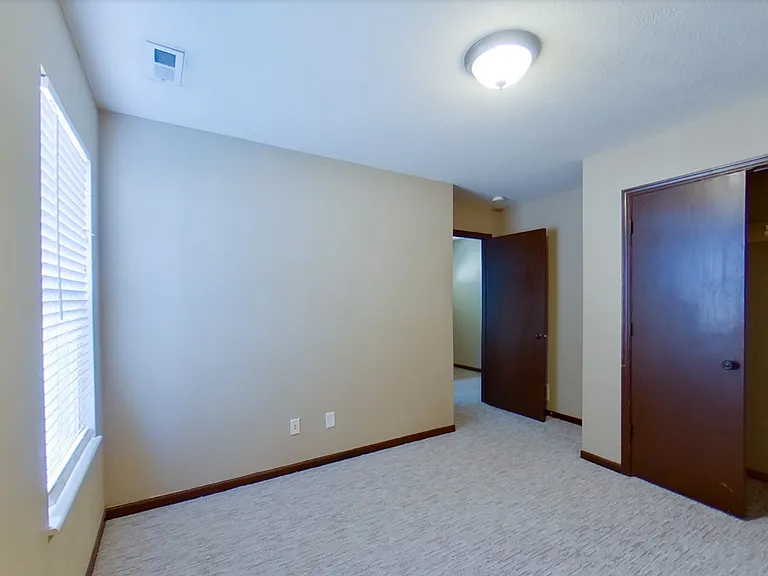 513 Brooklawn Dr — Photo 4