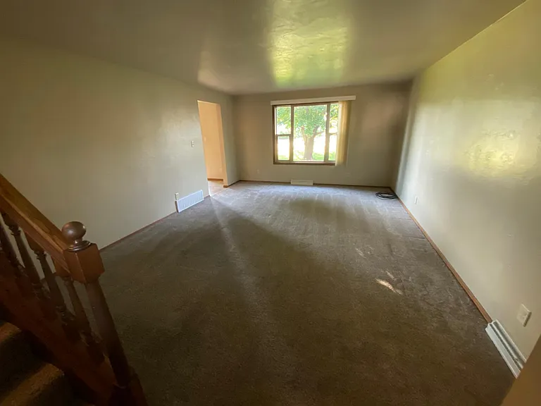 403 Moonglow Dr — Photo 3
