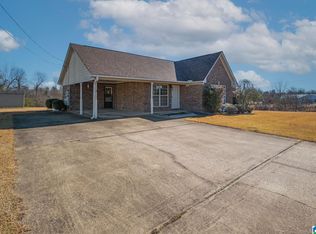 541 9th Ave, Pleasant Grove, AL 35127
